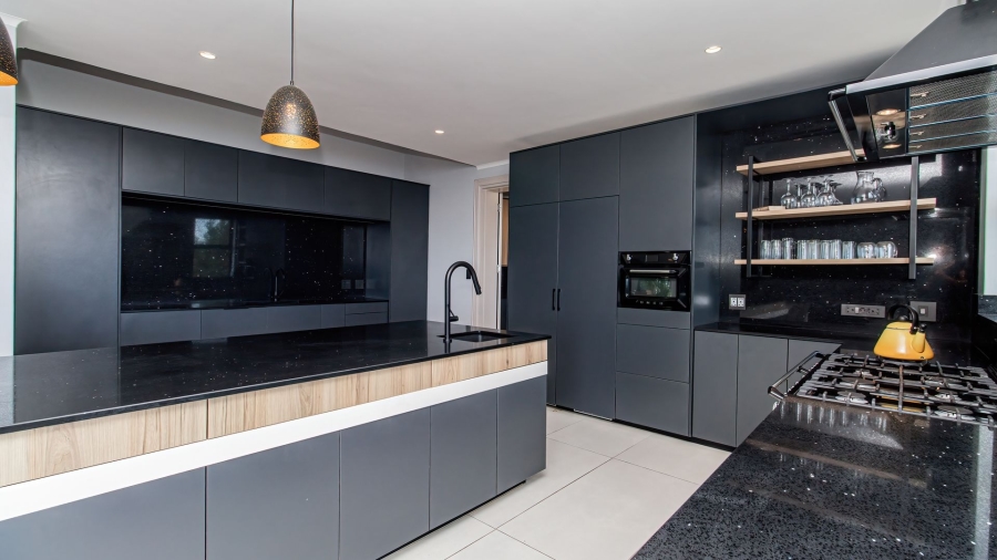 5 Bedroom Property for Sale in Pezula Private Estate Western Cape